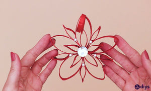 How to Craft a DIY Christmas Paper Roll Ornament in 6 Easy Steps