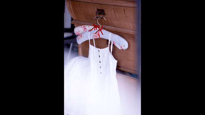 Padded coat hanger, a simple tutorial by Debbie Shore by Debbie Shore (9 years ago)