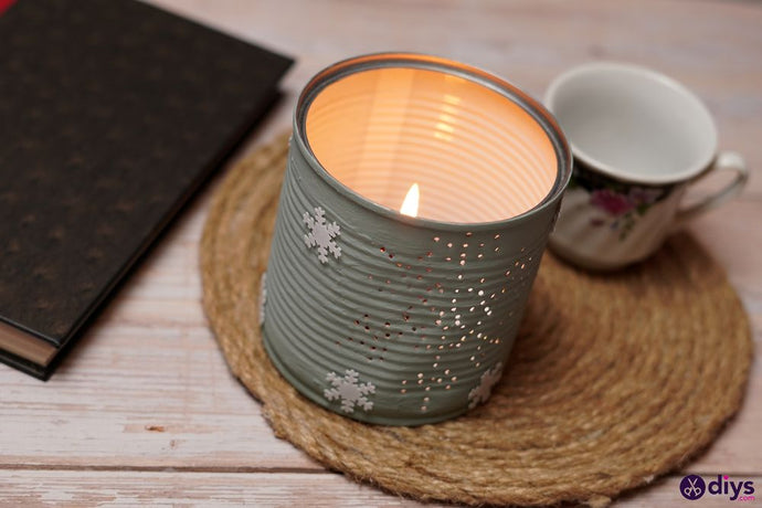 DIY Snowflake Candle Holder: Craft a Christmas Decoration in 5 Easy Steps